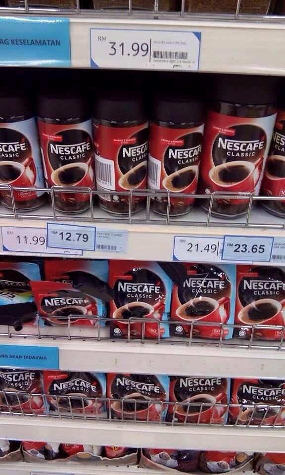 AbdMalekHussin's tweet photo. "Harga barang tak naik tuan-tuan &amp; puan-puan. Cuma kena GST 6% aja..Kerajaan BN amat prihatin." [ Kepala otak dia! ] http://t.co/5jOMhYlHHv