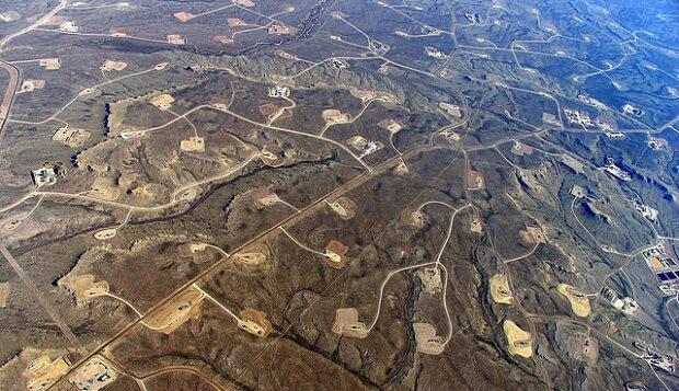 BakkenCom's tweet photo. ND joining Wyoming lawsuit against federal #fracking rules - http://t.co/1AtRDd1XKL http://t.co/4vLLgotmi5