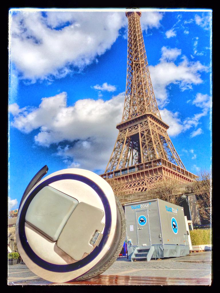 #NinebotinParis
Passage en #NinebotOne au pied de la #TourEiffel pour saluer <a href="/Twiztour/">Twiztour</a>, nos cousins électriques ;-)