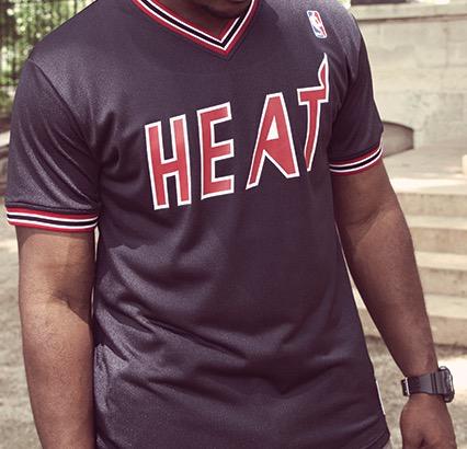 mitchell_ness's tweet photo. #1 Spot Mesh Short Sleeves @NBA @MiamiHEAT #NHL #mesh #mnvnecks #mntees http://t.co/mO0zTQmcQ0 http://t.co/5y0kZXfzJB