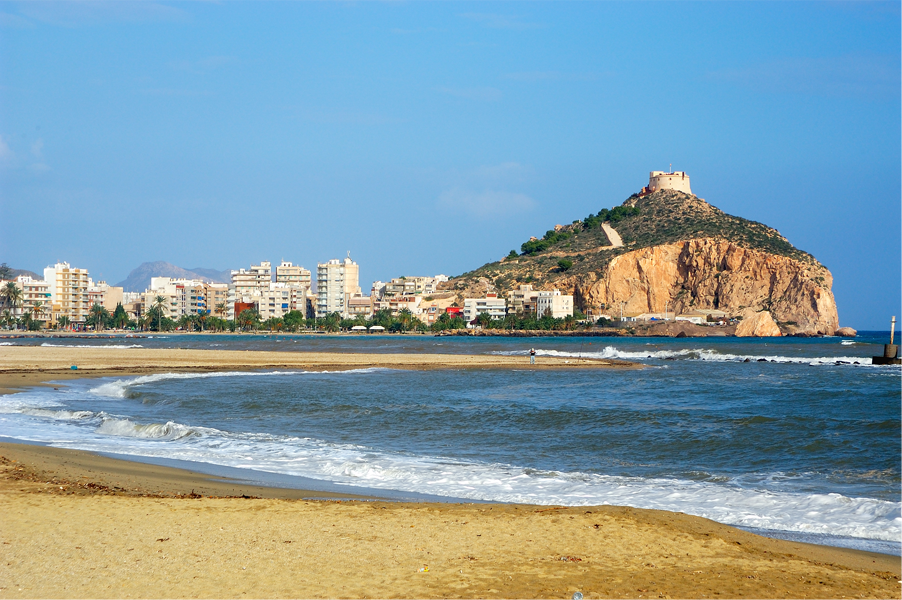 Día soleado y casi veraniego en aguilas.
Perfecto día para tomarnos una cerveza fresquita..