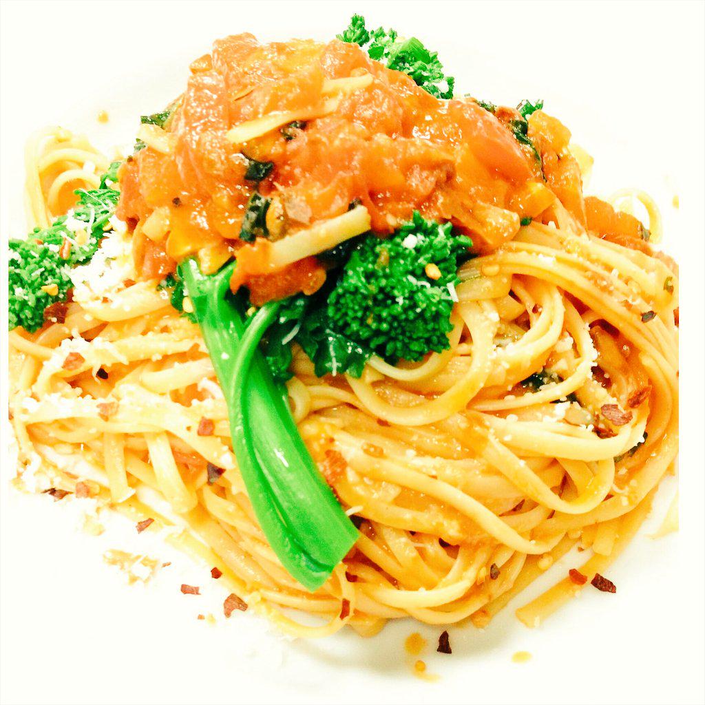 SirPaoloG's tweet image. Linguini Sweet Pomodoro broccoli rabe #italianamerican #pastachef #truecooks #Foodporrn #Foodiechats #foodforthought