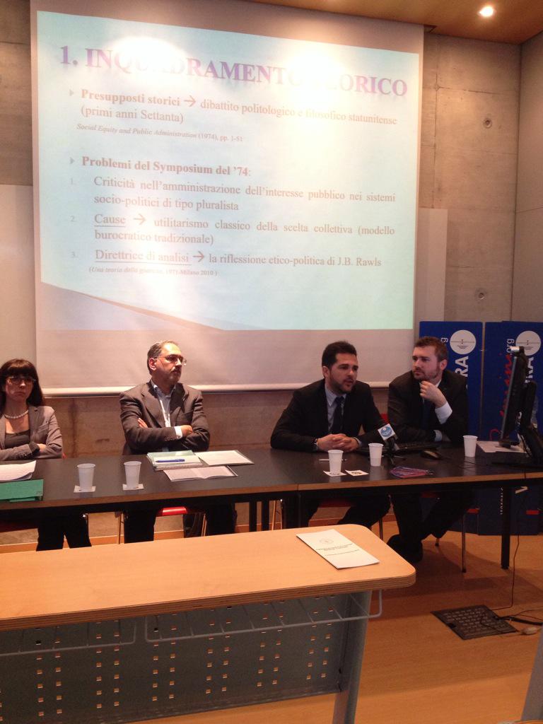 È la volta del professor <a href="/glcsanna/">Gian Luca Sanna</a> che si appresta a parlare del #ponte tra #etica e #pubblica #amministrazione