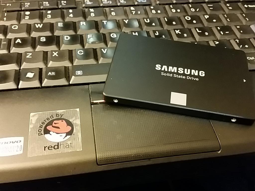 stickster's tweet photo. OK Samsung, your laptop let me down, but I'm giving you another chance trusting you with my data. #laptopsurgery http://t.co/qmiBLO9rzS