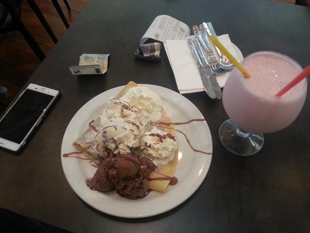 4Nataliia's tweet photo. A la rica y gorda meriendaaa !!! Jajaja cn mi niño @diego_derossi http://t.co/OSA3lcLnt0