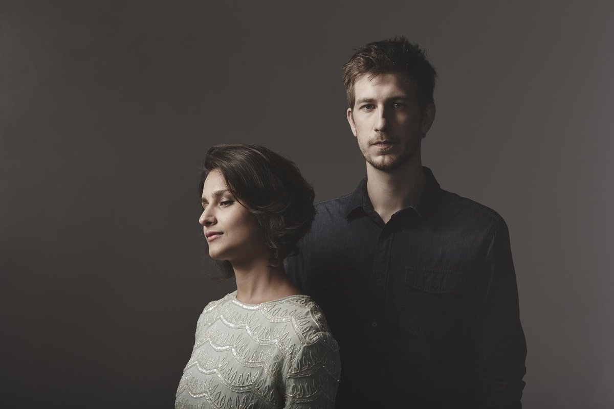 Noisey_BR's tweet photo. Assista com exclusividade ao lyric vídeo do primeiro single do P A R A T I, "Suor": http://t.co/fFRYlVv9mX http://t.co/fHDb7dxR72