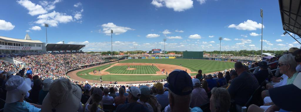 jsand2442's tweet photo. great day for Americas favorite past time🌴😎⚾️ #welcomebackTorii http://t.co/Y9l20ntFD9