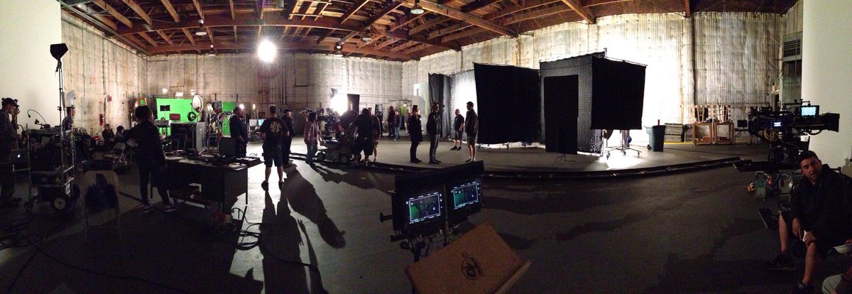 7x19 "HABEAS CORPSE" post ep bts tweets and pics CBcVprbWoAACm2h