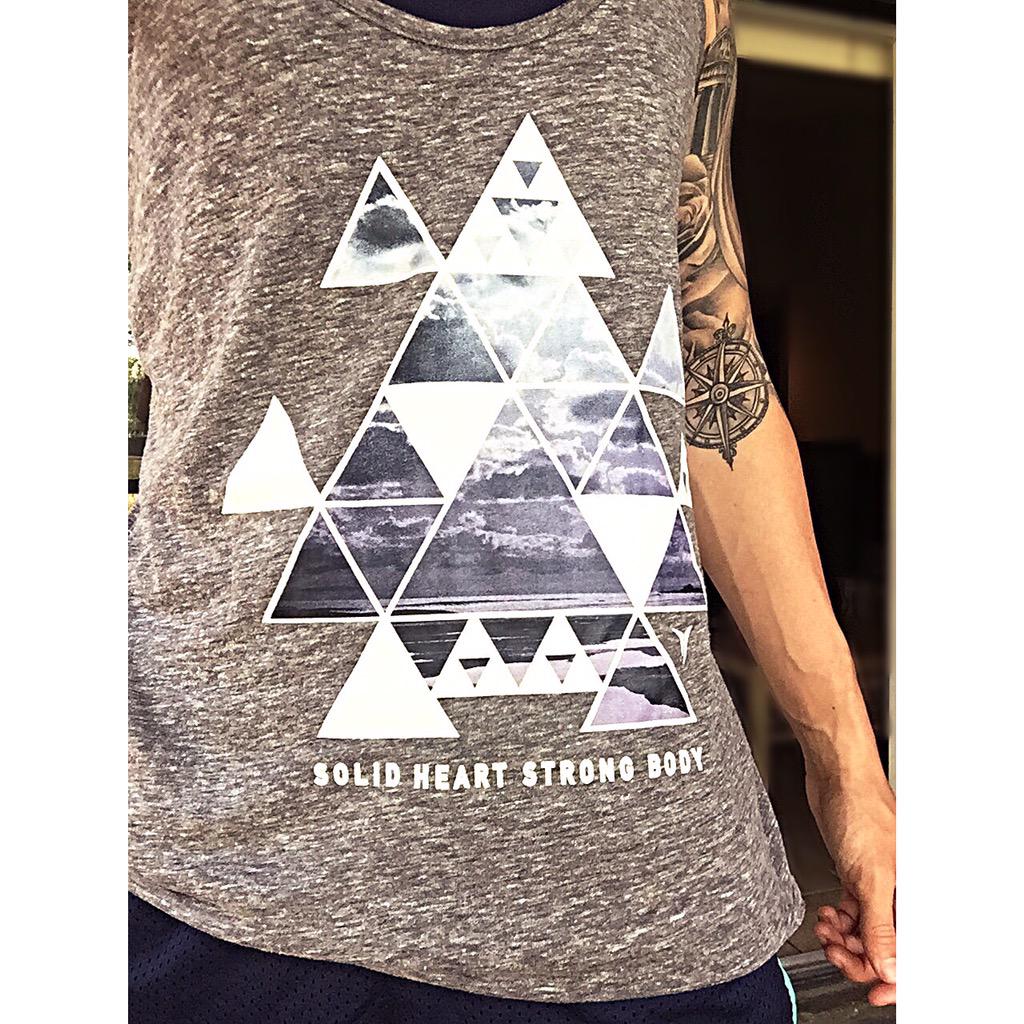 EvanChilds11's tweet photo. Surprise tank from @themollydesign. She knows me well βΊοΈ. #solidheart #strongbody http://t.co/XMrzyMbdr0