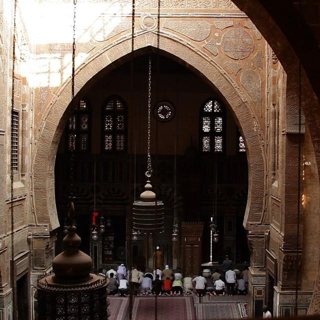 OnLookFilms's tweet photo. #cairoinonebreath #documentary #azan #adhan #athan #calltoprayer #muezzin #cairo http://t.co/yhsSDmabWg http://t.co/uYxPIaqaFS