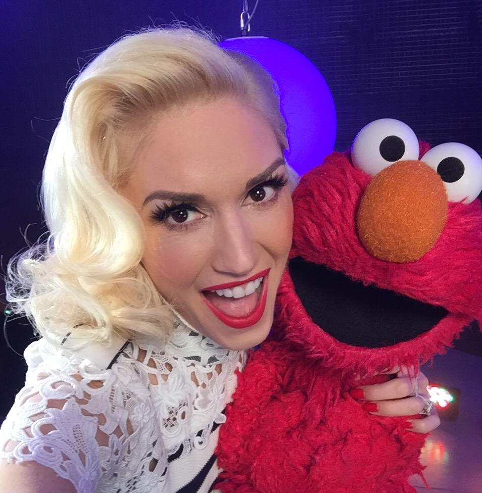 elmo's tweet photo. Oh boy! Elmo is having so much fun with Elmo's new friend @gwenstefani! http://t.co/BZvSoQdl2W