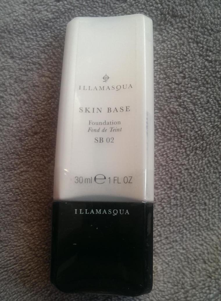 Jen_Hasty's tweet photo. Also doing an updated post on the best foundations for #pale skin. 'Skin Base (02) by @Illamasqua is my favourite. ❤ http://t.co/gjN49UWZdS