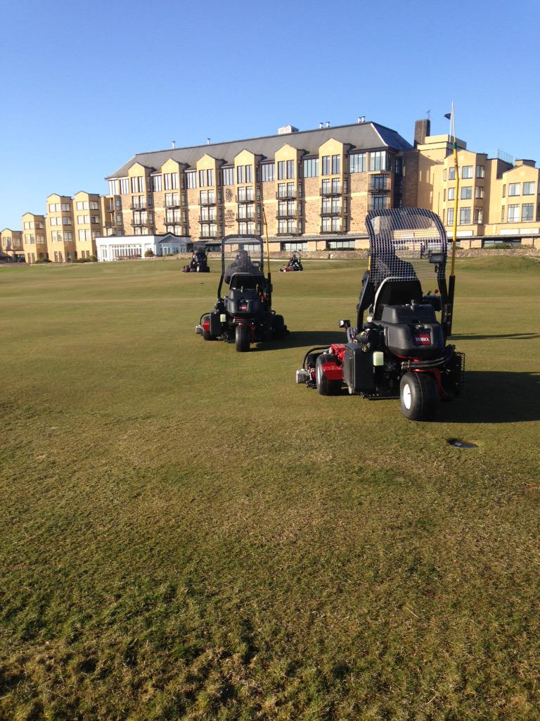 paul_armour's tweet photo. Open preparation building up @TheOpen First cut on the fairways with 3420s @TheToroCompany @BIGGALtd @gord_mckie http://t.co/zFbVDDzWcT