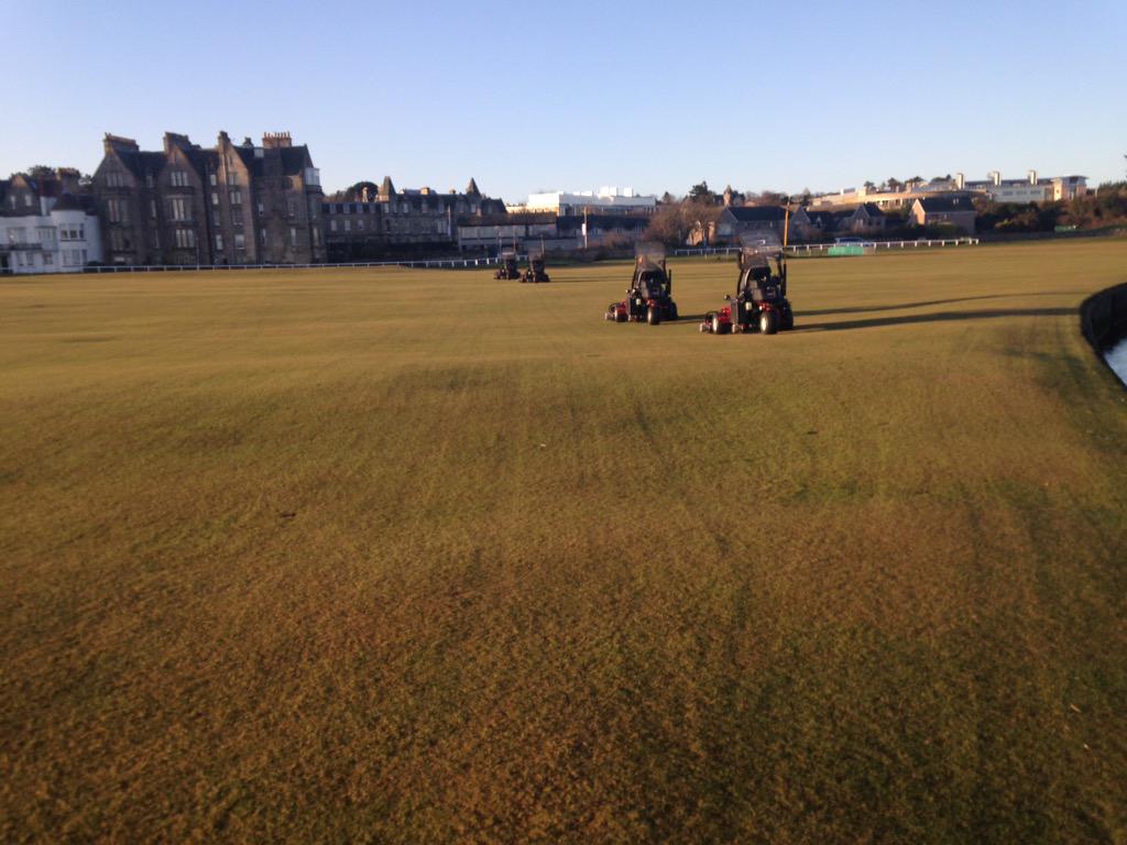 paul_armour's tweet photo. Open preparation building up @TheOpen First cut on the fairways with 3420s @TheToroCompany @BIGGALtd @gord_mckie http://t.co/zFbVDDzWcT