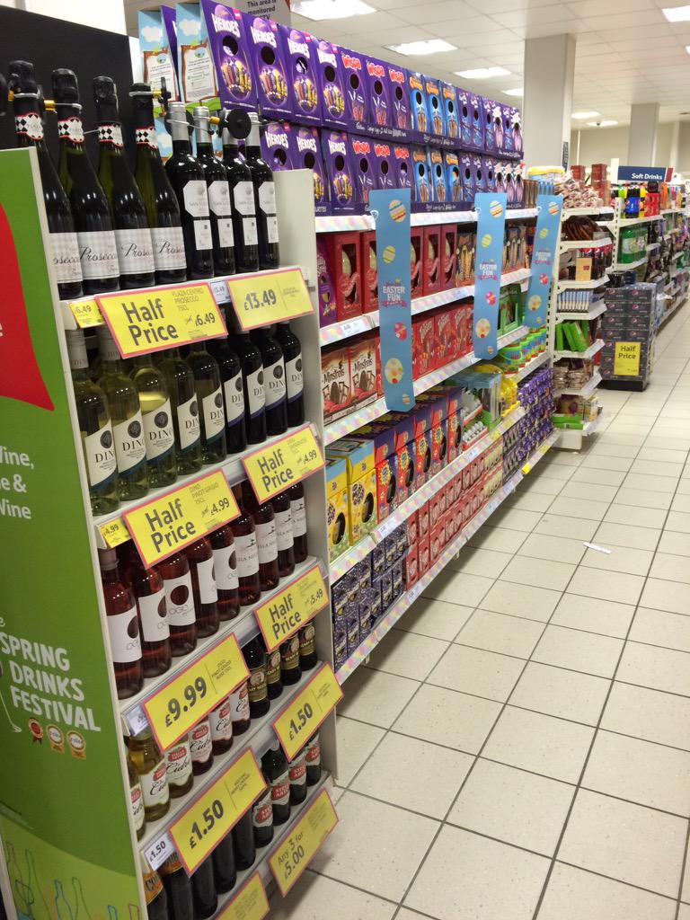 MarlowesExpress's tweet photo. Drinks festival and wall of eggs in the Marlowes @bobbycallow @haydentotty102 @davemcculla http://t.co/92b8X9JGzd