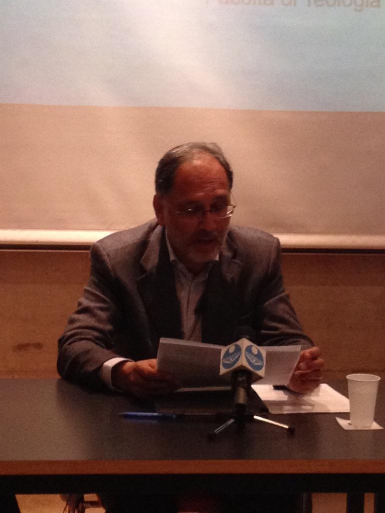 il direttore #LiLu2, Aurelio Sargenti e i #promessisposi
#Ildrammaeticonellapubblicaamministrazione <a href="/CattedraRosmini/">Cattedra Rosmini</a>