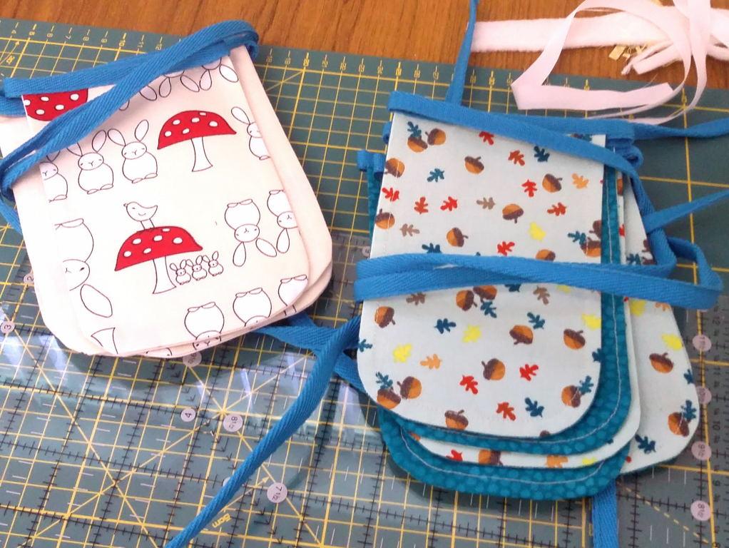 Alongarmquilter's tweet image. #quilt #club #showandtell #fabricshed #bunting