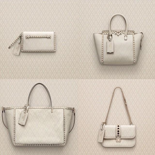 ni4daisy's tweet image. "@MaisonValentino: V is for Viva Valentino #whiteedition #rockstuds #lockbag ift.tt/1EZrUxw http://t.co/nUSUXQi5oe"