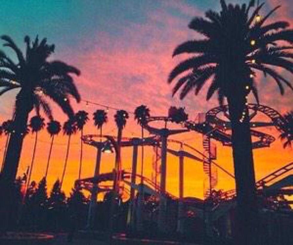 DopePIaces's tweet image. California has some of the best sunsets I swear 😍🌅🌴
