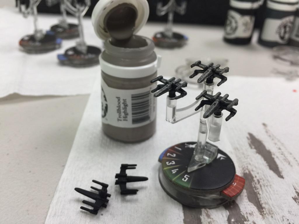 TheD6Generation's tweet photo. Quick dry brush on X-Wings. @FFGames #StarWarsArmada #LockSfoilsInAttackPosition http://t.co/aiWmpSIfxJ