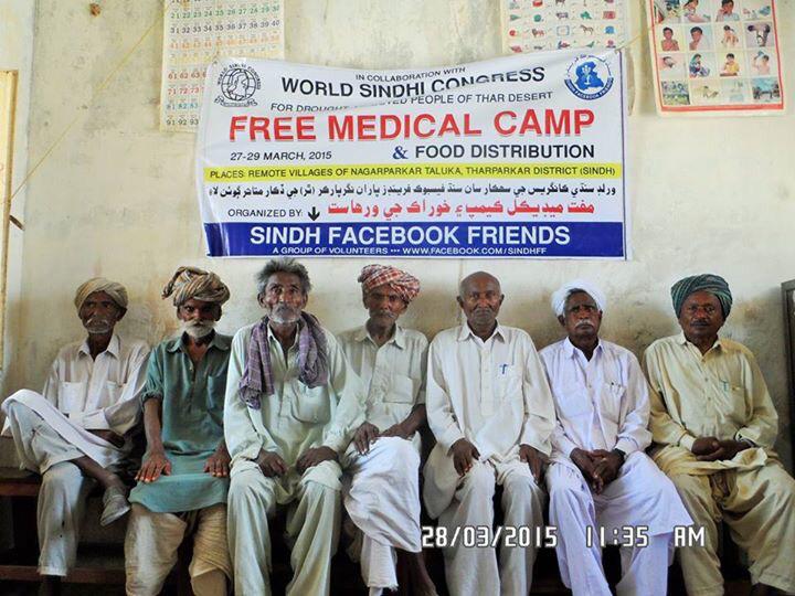 sindhicongress's tweet photo. #camps are in #Thar to help the #children and #Sindhis without #water, #food, and #medicine. #charity #changein2015 http://t.co/OkGnc8EX36