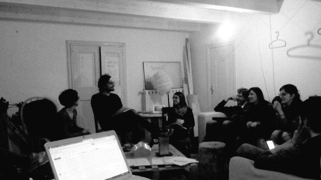 NeturalTalk's tweet photo. Giocando si studia ! #intermediatecourse #neturaltalk #EFL #ESL #game #mt2019 http://t.co/FuSqEm43vT