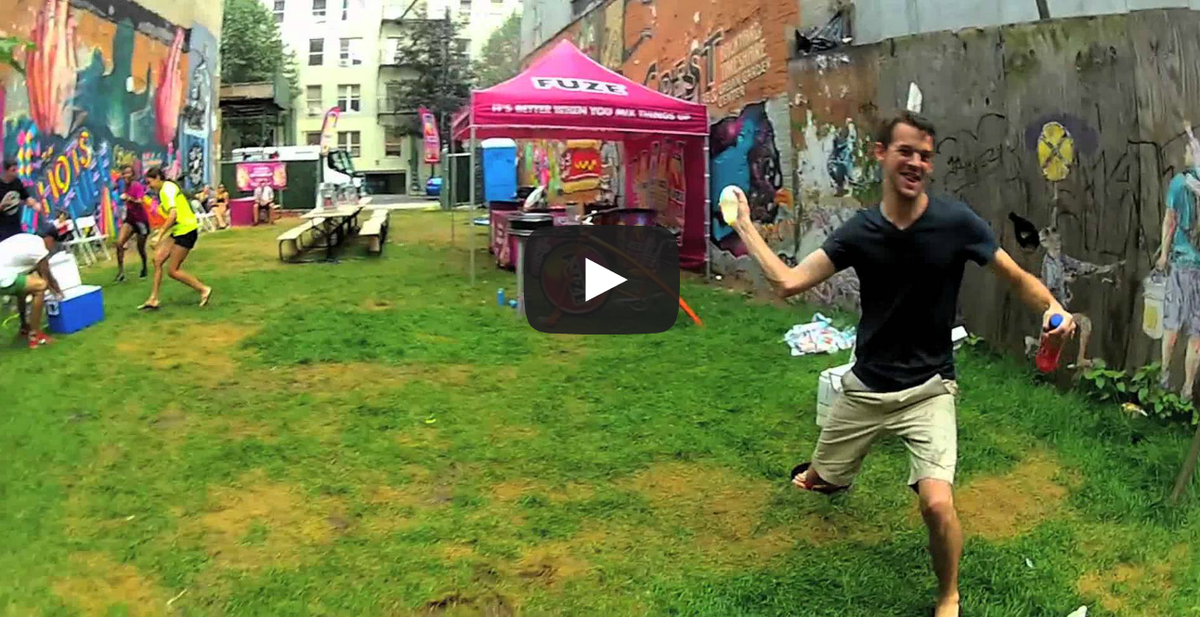 PortfolioSchool's tweet photo. .@thisisthepa turned an empty NYC lot into a suburban backyard. http://t.co/t0DdY8ZAXI And other cool experiences. http://t.co/GSVqvs6Az6