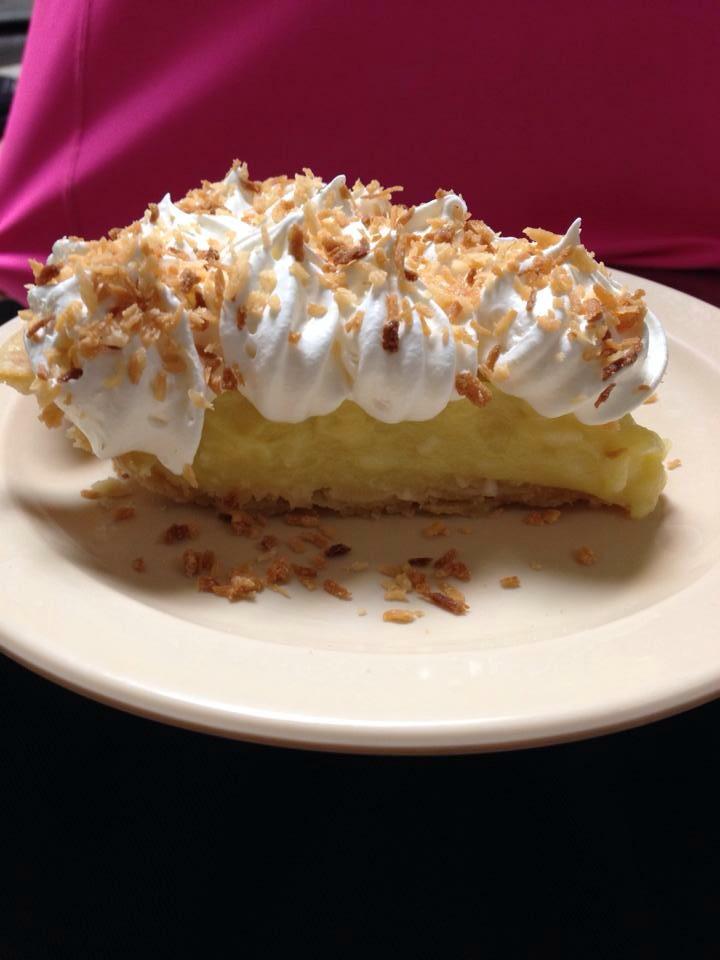 AnniesTopeka's tweet photo. Come join us for some fresh pie on tis BEAUTIFUL spring day!!! http://t.co/D7EDmx2mVh