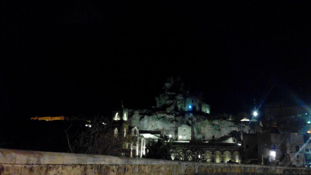 NeturalTalk's tweet photo. @MariateresaPao : create associazioni e appuntate i verbi. #intermediatecourse di #neturaltalk no #stress ! #Matera http://t.co/XbbBxHz7EA