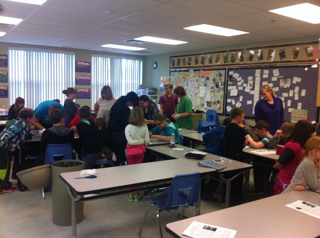 ShawnGrassroots's tweet photo. Pig Eye Dissections! Gr 8's learning and teaching our elementary students! #sciencerules #gpcsd @StMarysSexsmith http://t.co/GcpkthlMkl