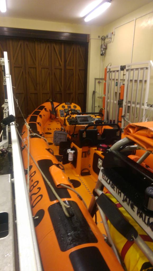 FlamboroughRNLI's tweet photo. A very cold and windy exercise this evening! http://t.co/FM4TylfoFL