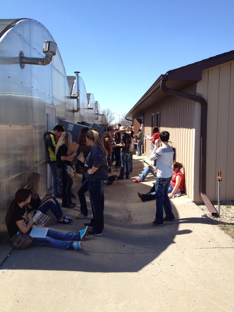 StJoeFFA's tweet photo. It's a beautiful day for District Ag CDE's!  The floriculture contest is especially warm in the greenhouses.  #FFA http://t.co/oxEUaRuGfL