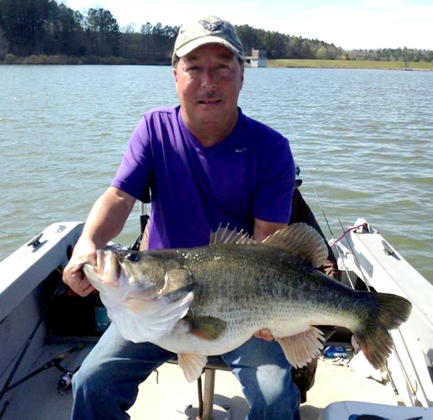 FloridaBassMag's tweet photo. Our friends at #GON just certified this 17-lb., 9.6-oz. GIANT From Coweta County.  Details at http://t.co/DmqDCYBB8x! http://t.co/JsOybK1hIM