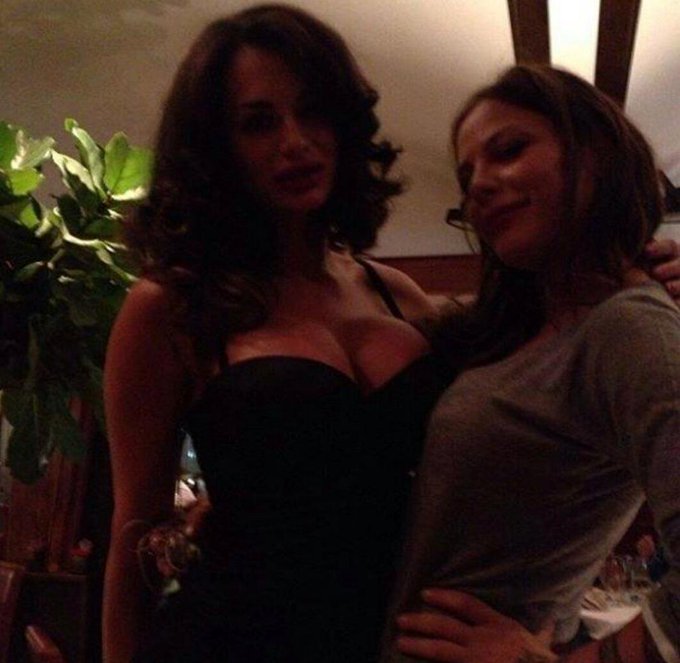 Notte notte notte!! Siria!  A domaniiiiiiii😜😝😍 si va a milano @siriadefazio 😍😍😍😘 http://t.co/zmSp1aN