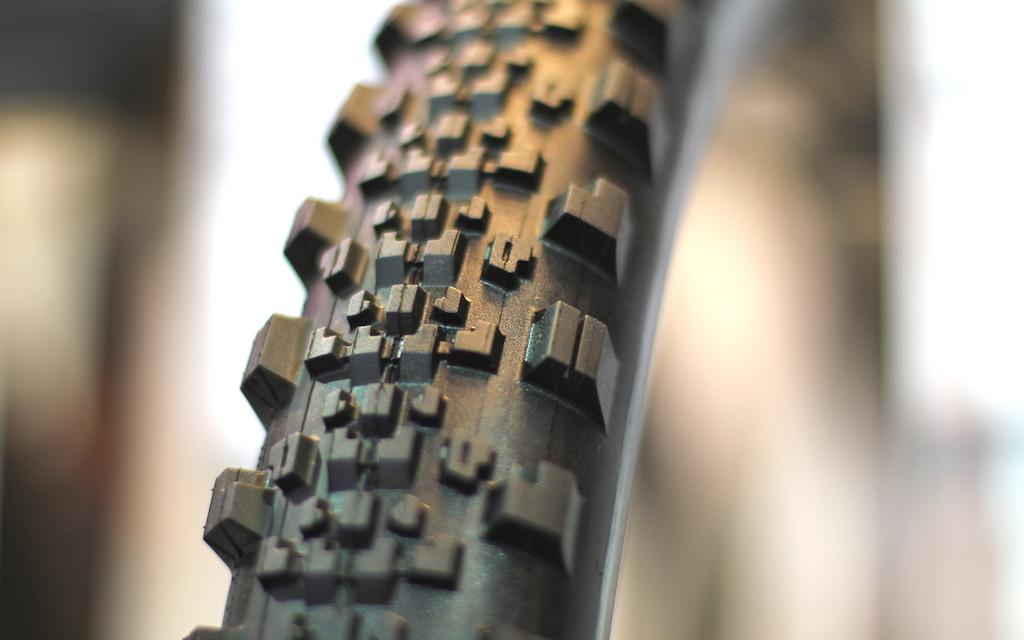 maxxis minion semi slick