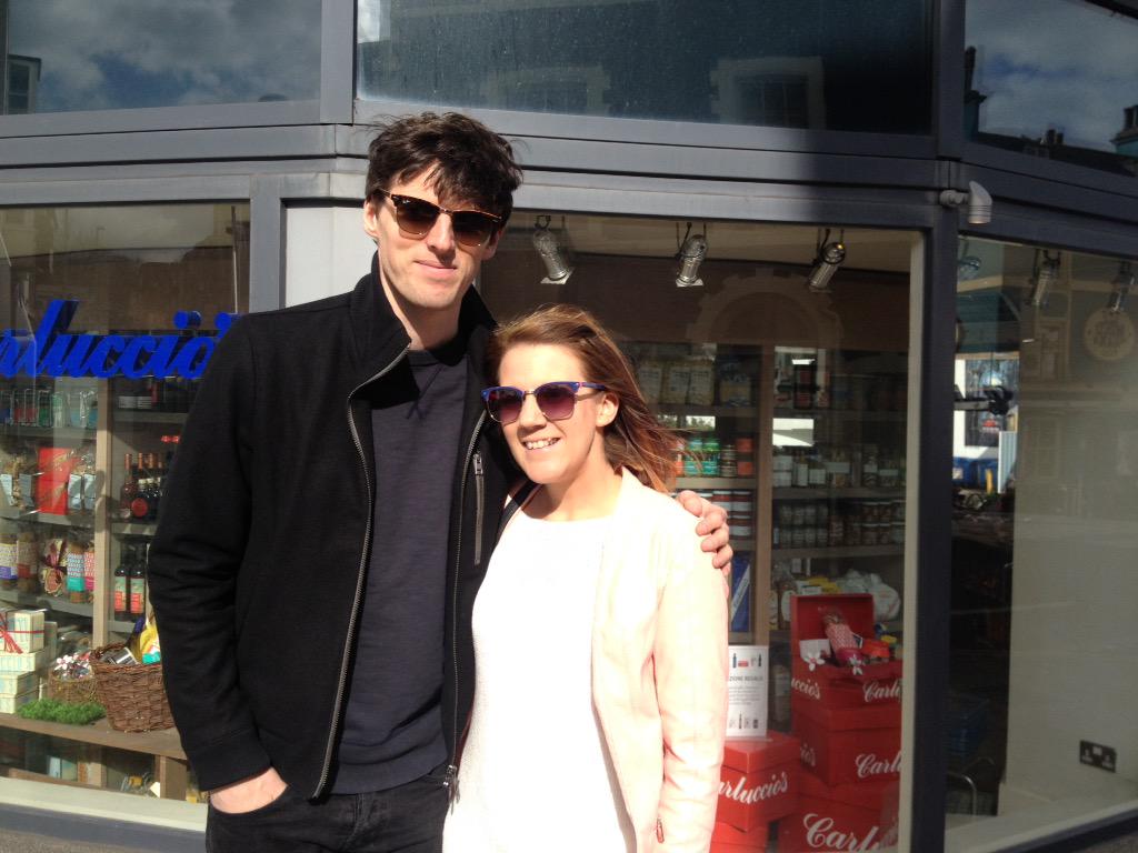 Bumped into Conor from <a href="/TheCoronas/">The Coronas</a> strolling around Brighton today, bday girl <a href="/kateod3/">Kate O Donnell</a> only delighted with herself!
