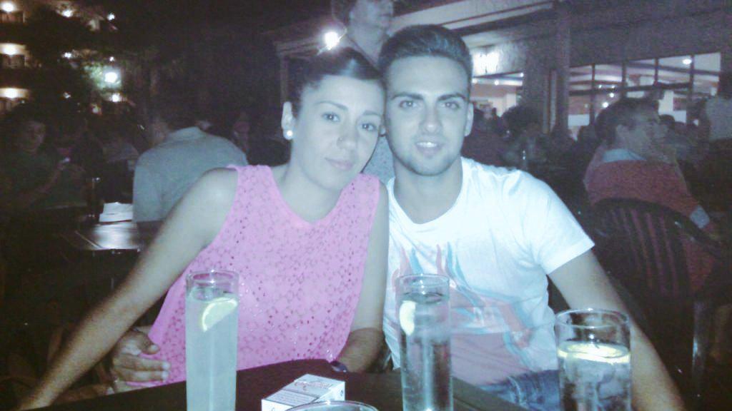 mccolchero's tweet photo. Felicidades mi amor!!! 🎂🎂🎂🎁🎁🎁💜💜💜 http://t.co/AOJCy35zDt