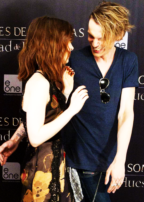 cupofmusical's tweet photo. @ShadowhuntersTV JAMIE BOWER #JamieForJace #LilyForClary http://t.co/OeyhyzbWNT