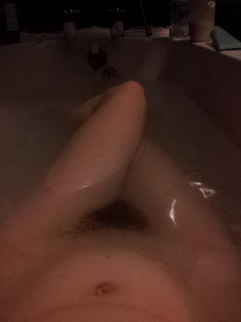 A bit of bath bush lol.  #hairypussy #camgirl #nightnight xxx http://t.co/TgjEnXfx7F<a href="/tag/hairypussy"class="tags">#hairypussy</a><a href="/tag/camgirl"class="tags">#camgirl</a><a href="/tag/nightnight"class="tags"><span>#nightnight</span></a>