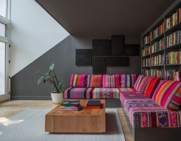 jacobryanpost's tweet photo. Love this couch! @dwell http://t.co/suObtszmb1 http://t.co/q8UurLfNXt