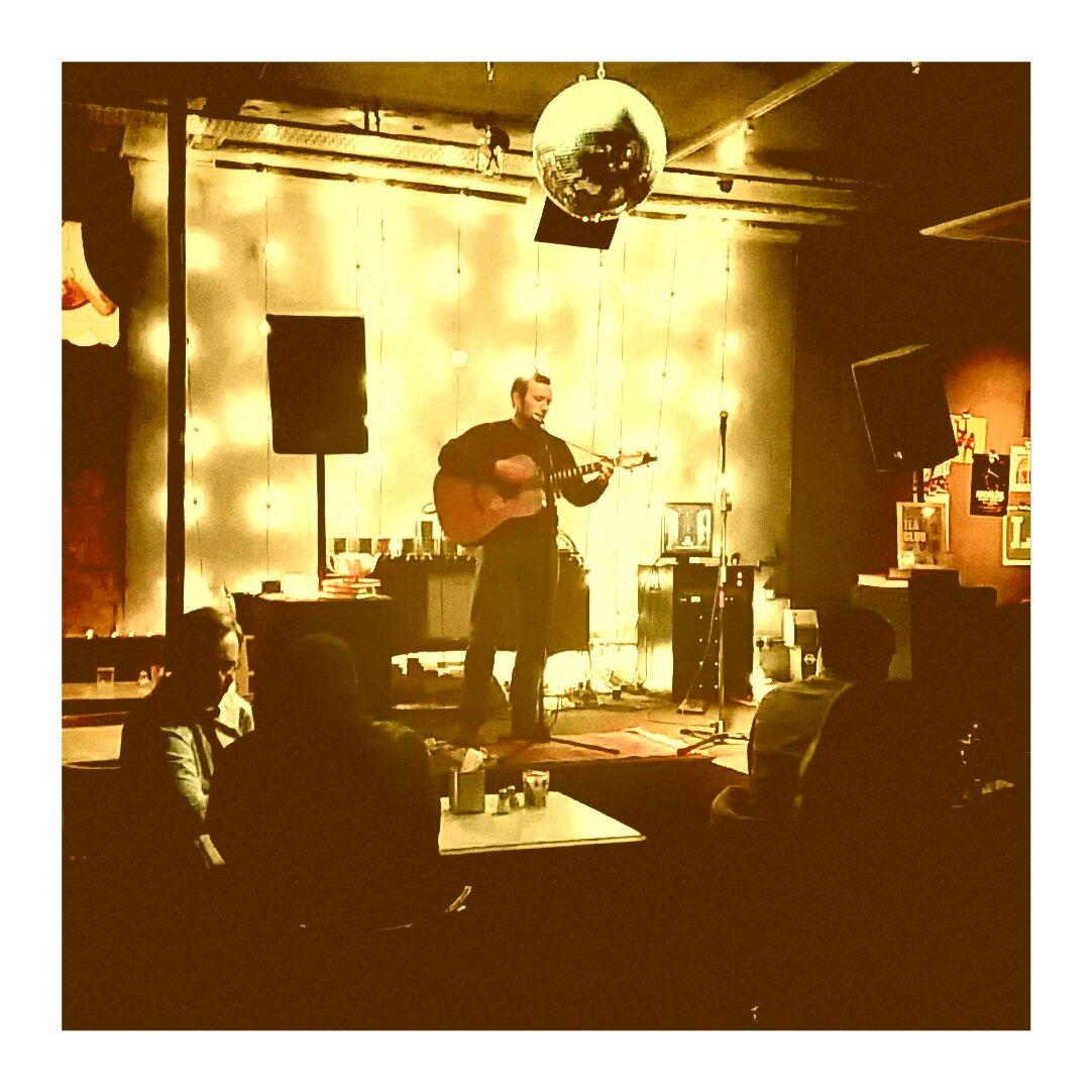 johnny_sands's tweet photo. A blast from days gone by...Micheal Edwards in the room & playing @leafteashop @BidoLito #OpenMicLiverpool http://t.co/nqn9MG022v