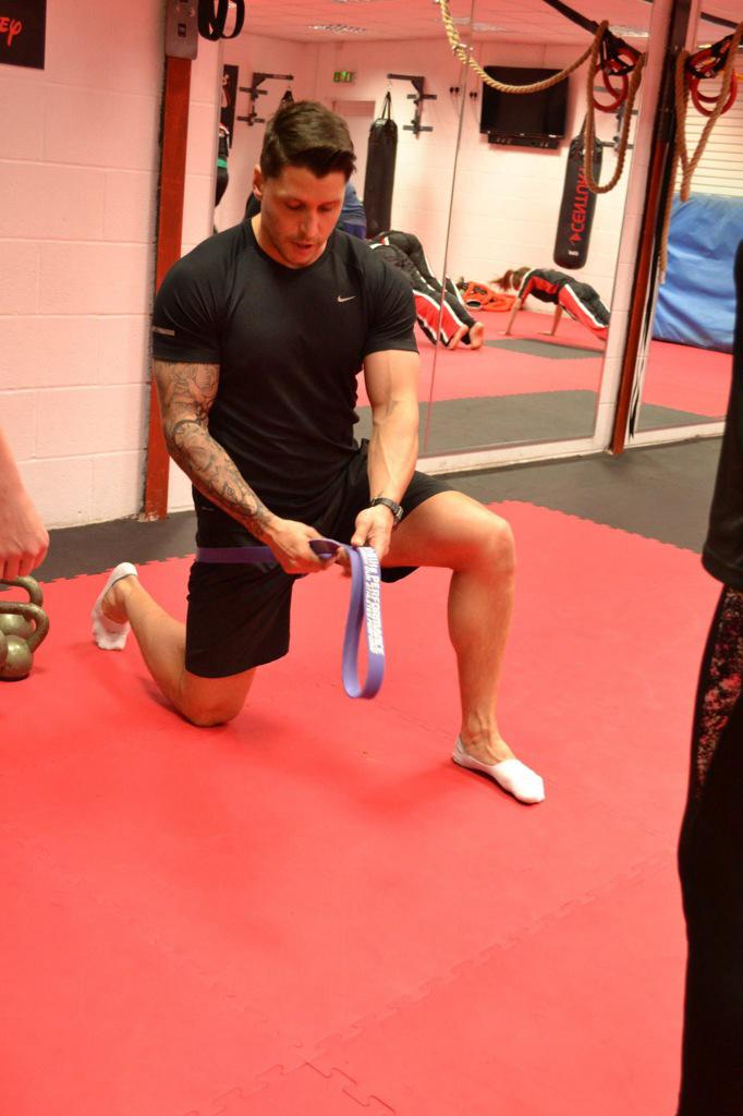 AthElitePerform's tweet photo. Great workout Tonight at Dan Berry FMA 
Putting jenny and Linda through the paces. #Fitness

"Our Athletes Perform" http://t.co/SuxhrM5pye