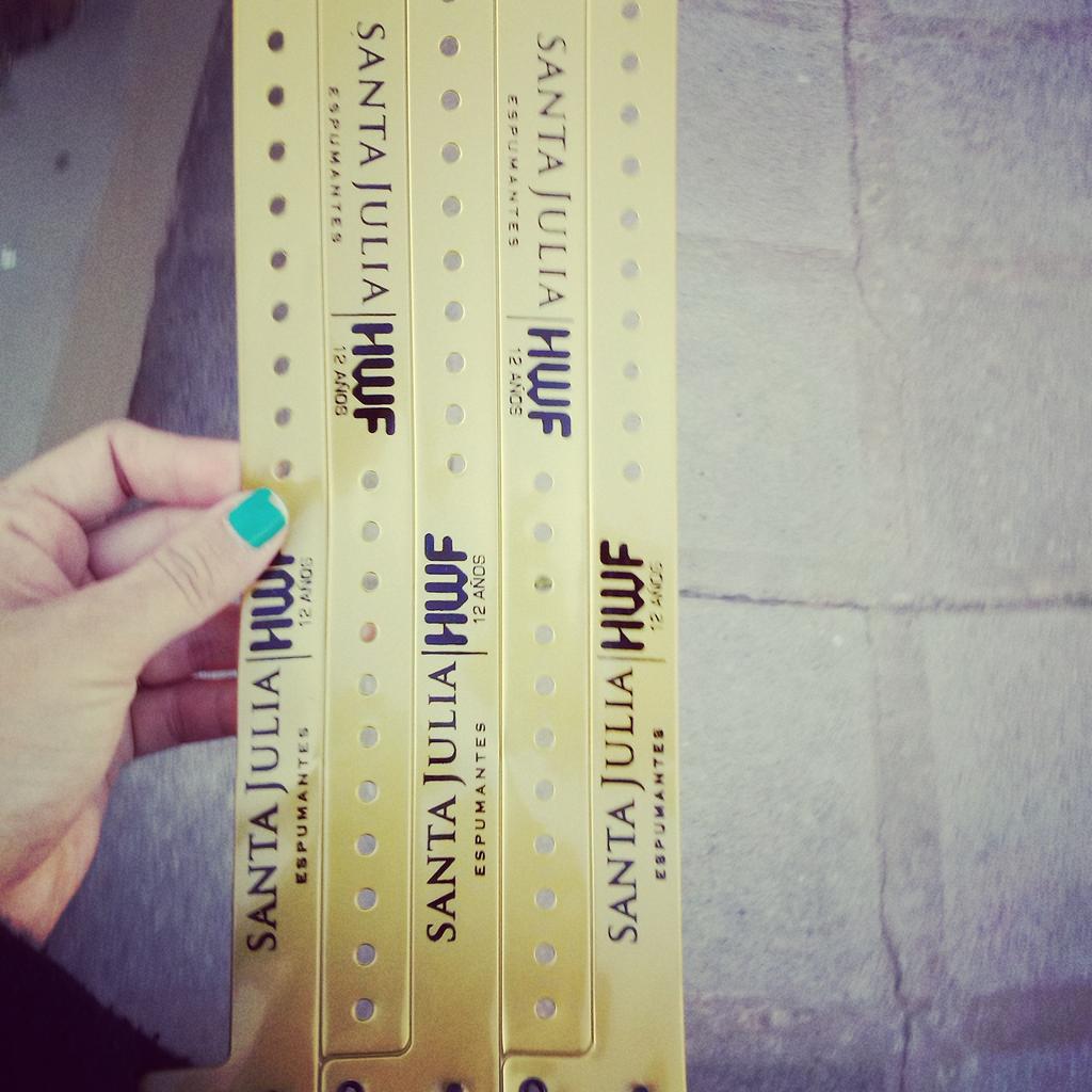bell_pittu's tweet photo. Entradas en mano ✔ ✔
#HolyWeekFest✔ ✔
@FiiCerezita @edithropero @SequeiraNina AllaVamos! ✌ http://t.co/wH8Cchd165