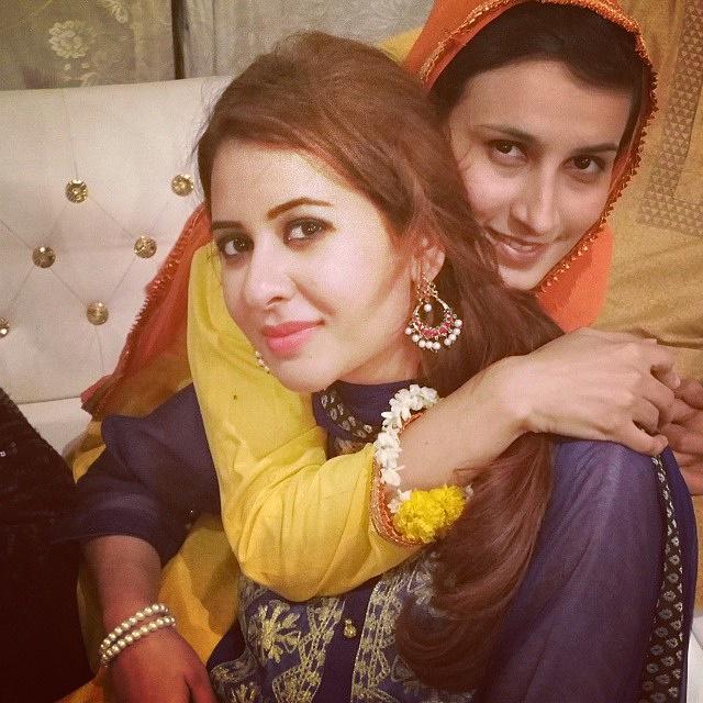 PakistanFemale's tweet photo. Rabia anum(Geo news) http://t.co/fs2UQSad9H