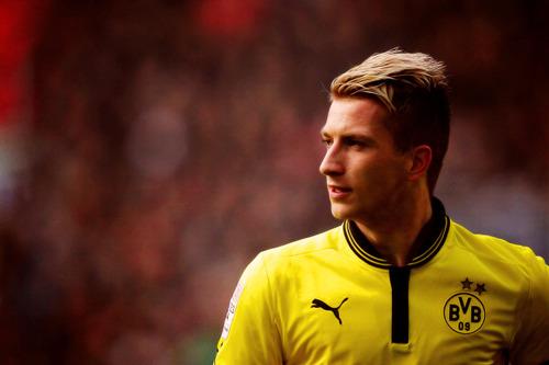 MotivacionesF's tweet photo. "La más grande aventura que puedes tomar es vivir tus sueños" - Marco Reus. http://t.co/1hXRSWSJwm