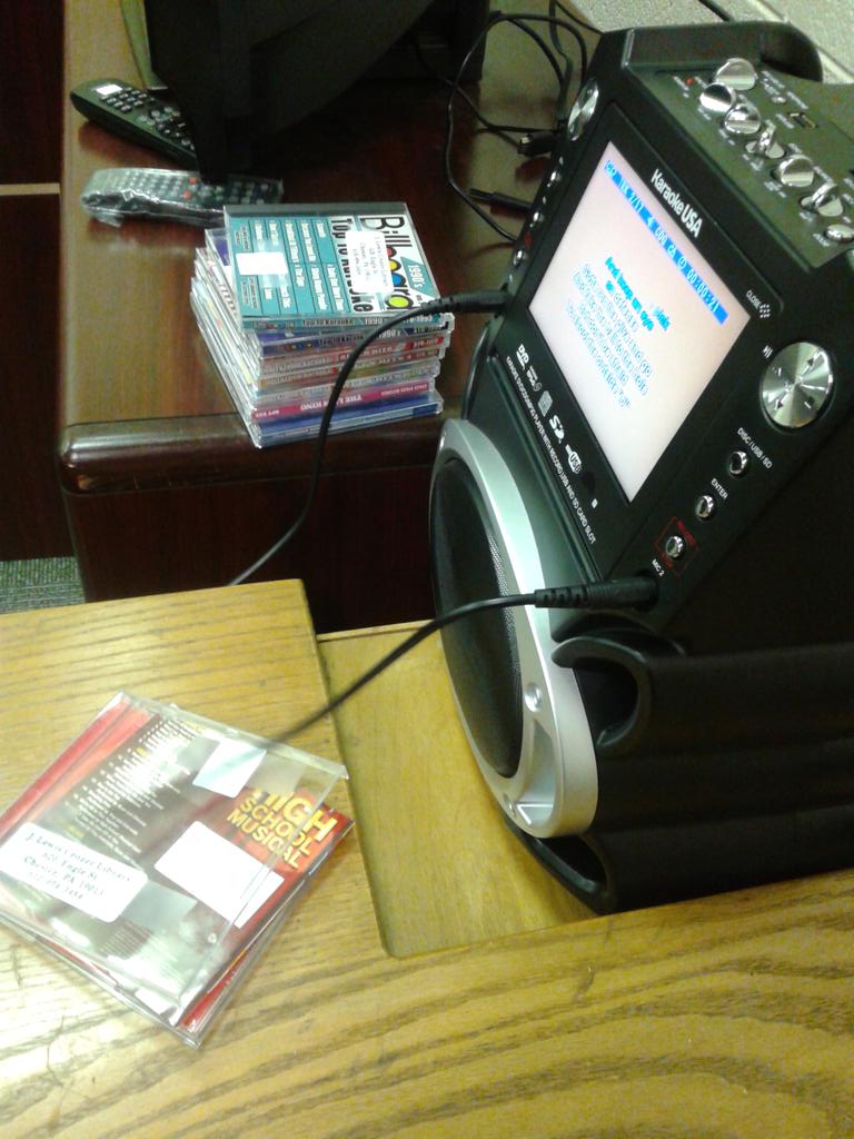 crozerlibrary's tweet photo. Karaoke Night @ J Lewis Crozer in Chester, Pa #FamilyFun #Singers #Rappers #MusicLovers Its About To Get Real ! http://t.co/MUH3MFtFEx