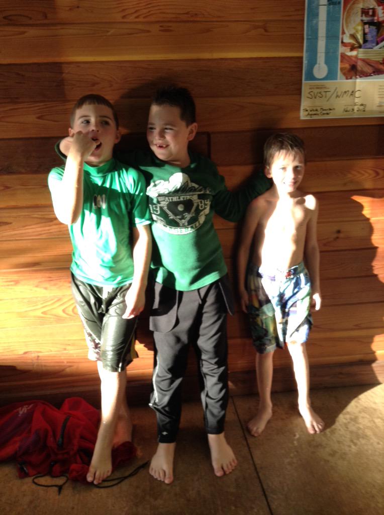 edthemax's tweet image. Hey @LeBronsThrone my friend is going to ohio if you see him say hi here is pitchure of him , he is the small one