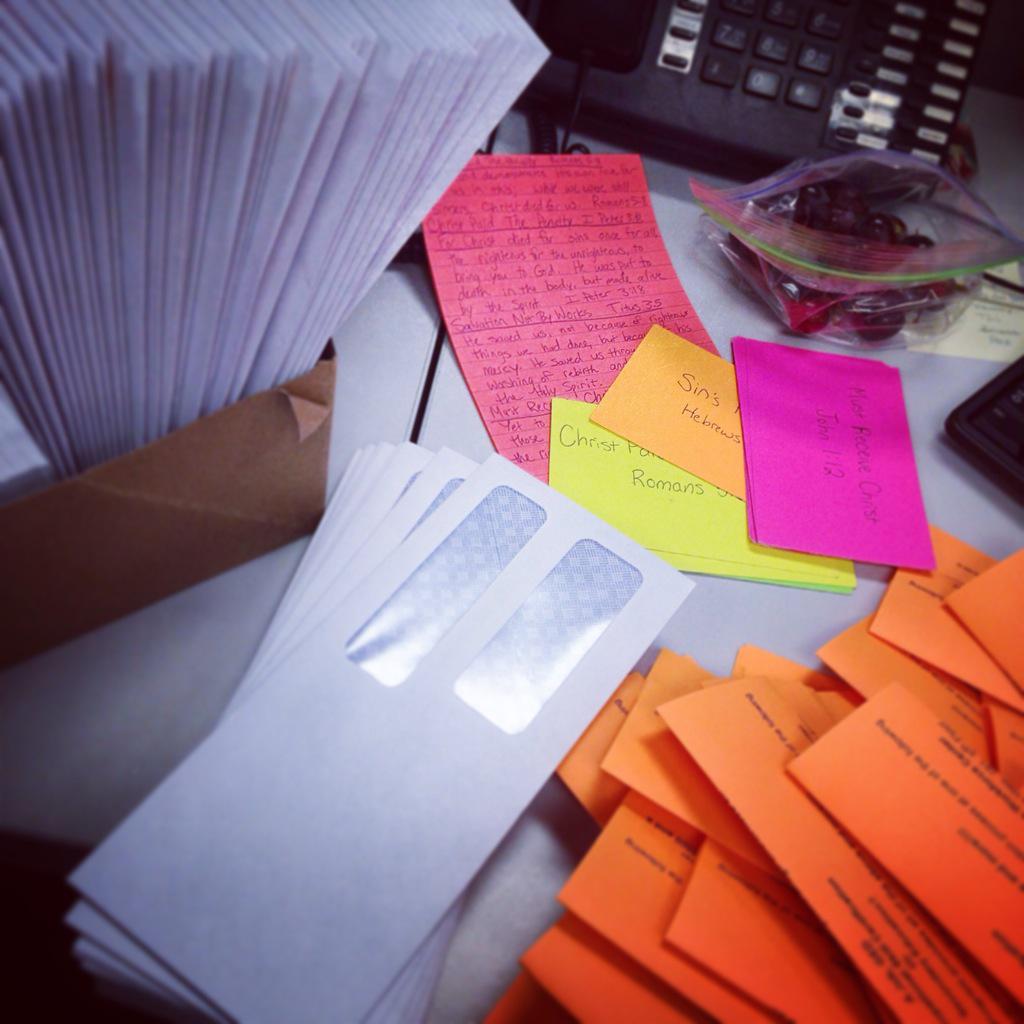 abbieyourbff's tweet photo. Pushing papers&amp;memorizing scripture on Monday, to an eventful workday on Tuesday... Thankful to be omw to @theporch! http://t.co/aDdw7pNI9d