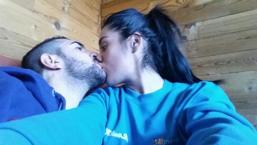 isarubira13's tweet photo. No son #BuenasNoches sino estoy esperando los wassap de mi panadero.Te quiero cara pan @RubenAleman90 #ilusion http://t.co/oBnr3WP11s