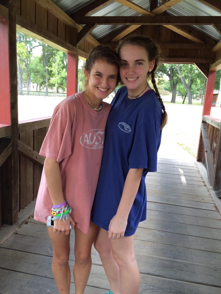 ardendavros's tweet photo. MOLLY happy bday!!💛💙💜💚❤️💗💛LOVEEEE U @mollyfimian http://t.co/ZnU6ax8j0r